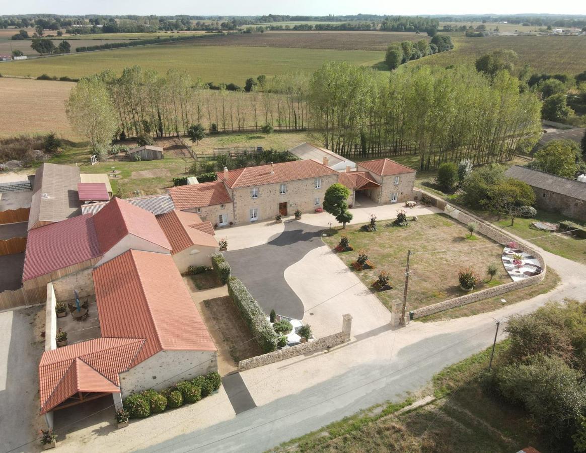 Le Logis Du Chateau Vieillevigne Exterior photo
