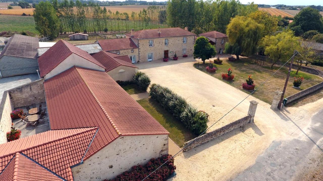 Le Logis Du Chateau Vieillevigne Exterior photo