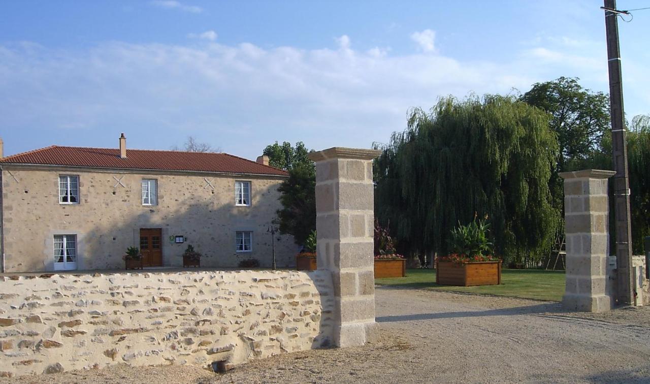Le Logis Du Chateau Vieillevigne Exterior photo